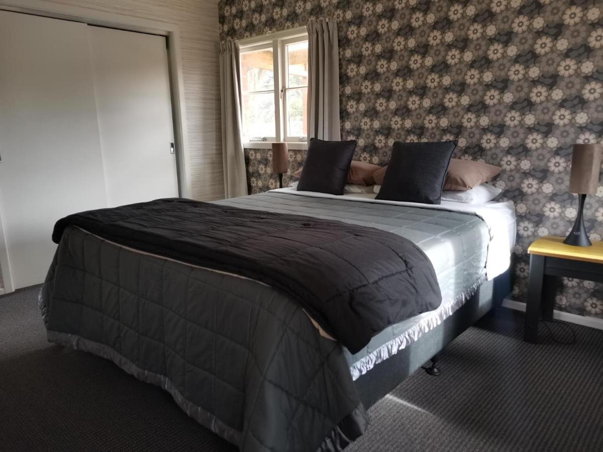 Lavalla Estate Guest House Tuakau Екстериор снимка