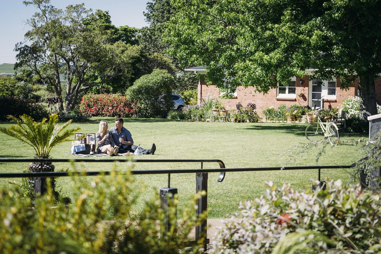 Lavalla Estate Guest House Tuakau Екстериор снимка