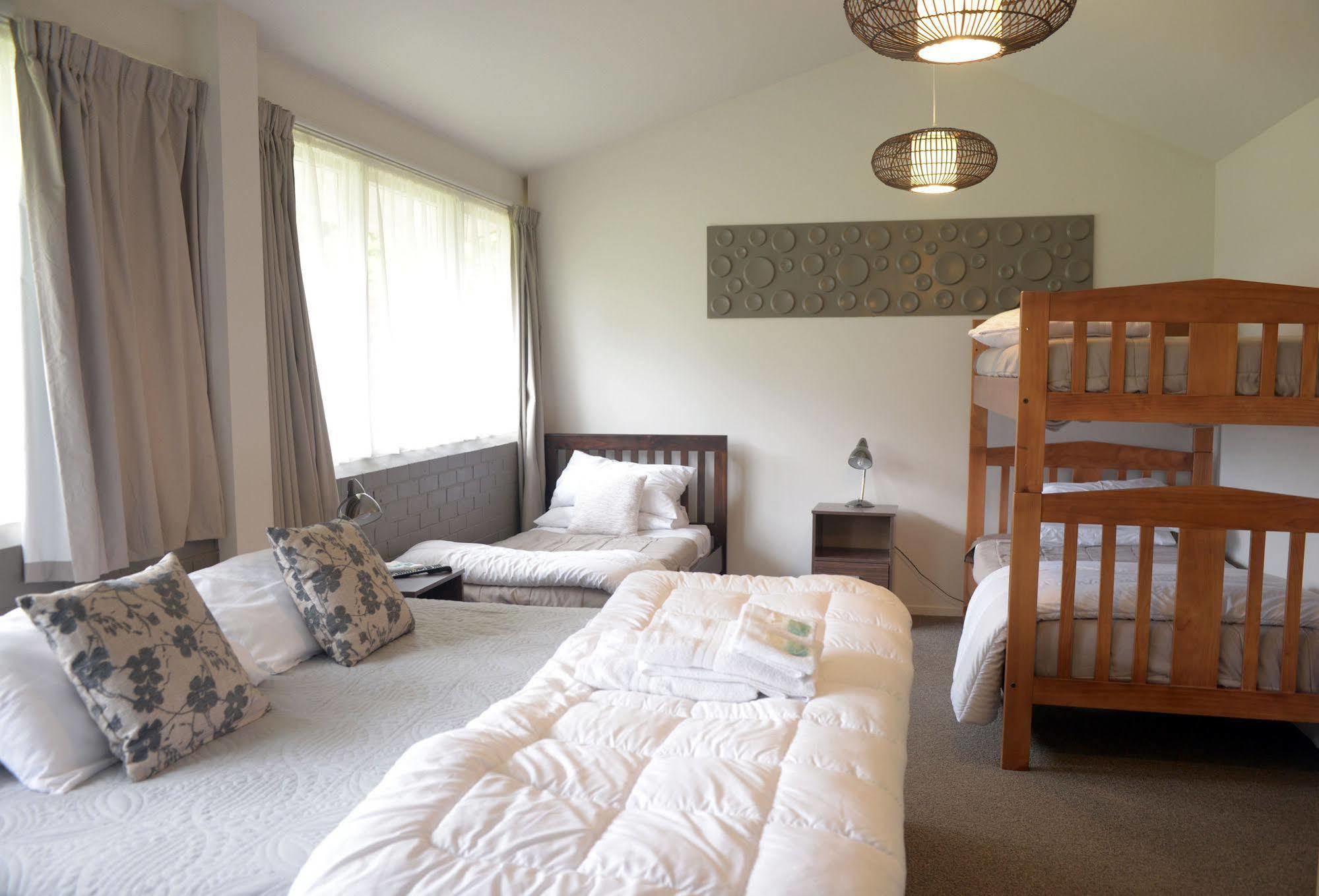 Lavalla Estate Guest House Tuakau Екстериор снимка