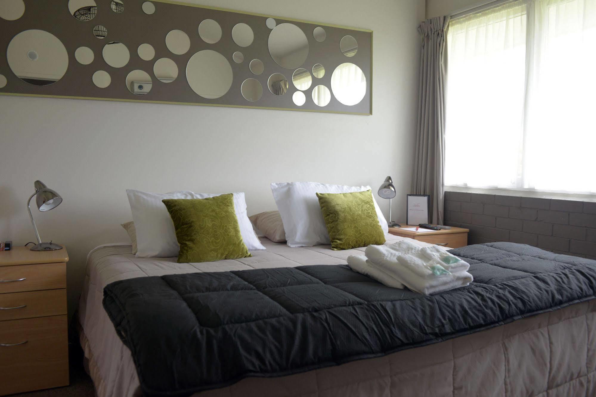 Lavalla Estate Guest House Tuakau Екстериор снимка